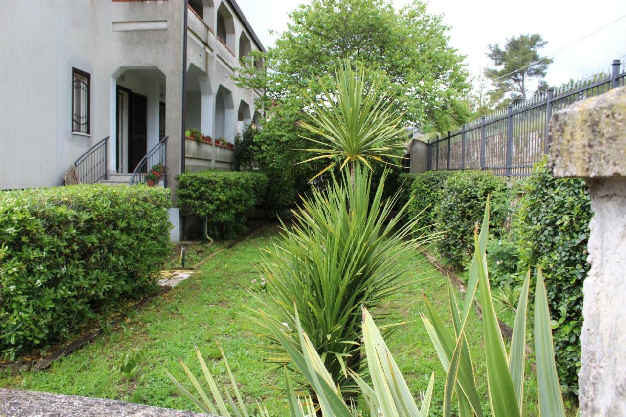 Libro Di Sogni - B&B Letterario Caserta Vecchia Exterior foto